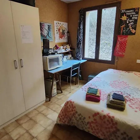 Chambre Dans Villa Le Chaffaut-Saint-Jurson Buitenkant foto