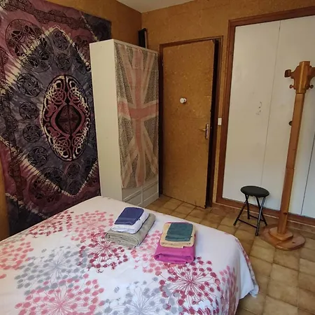 Chambre Dans Villa Le Chaffaut-Saint-Jurson Buitenkant foto